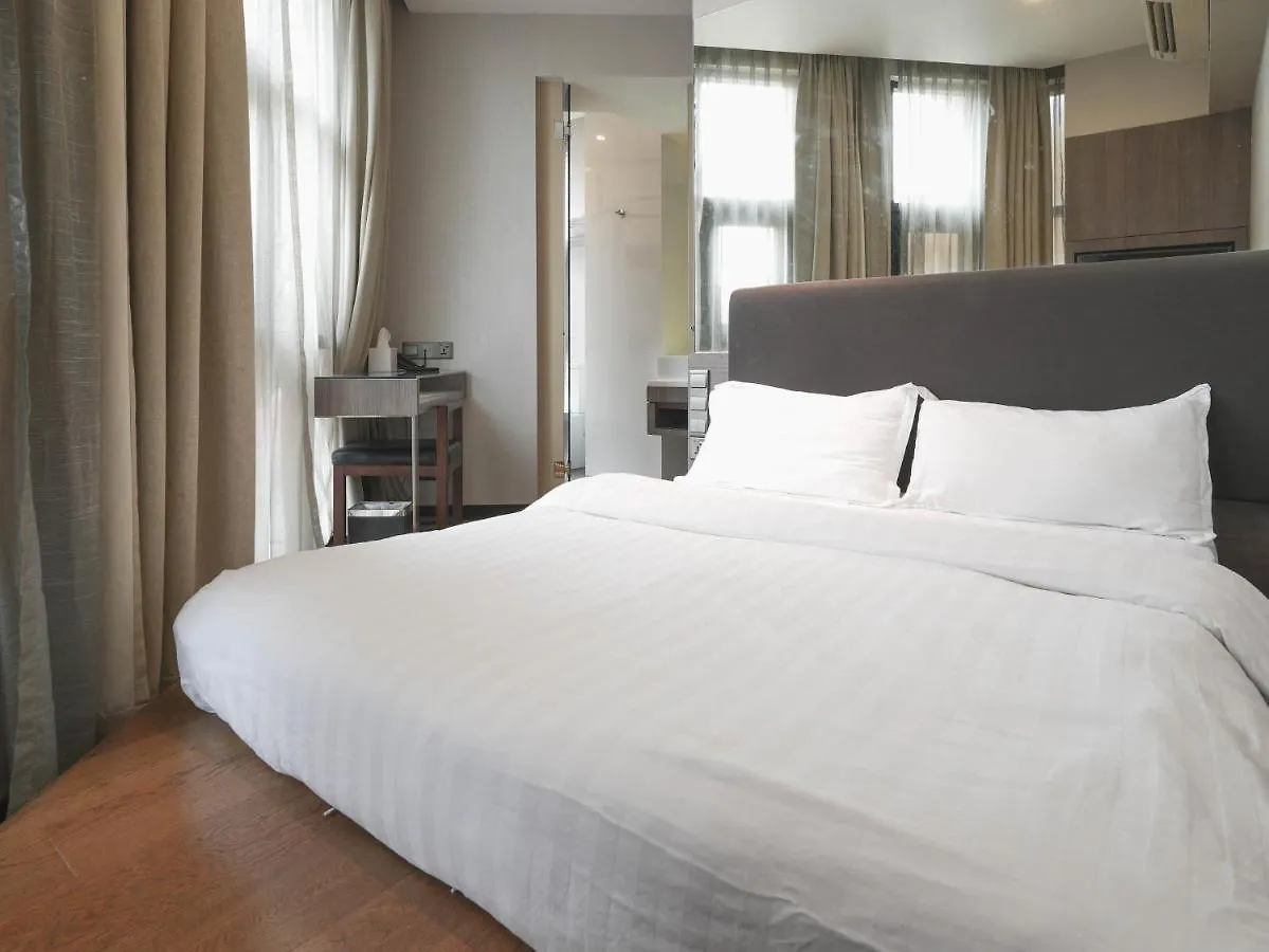 סינגפור Amrise Hotel Kitchener, Check In 9Pm, Check Out 8Am